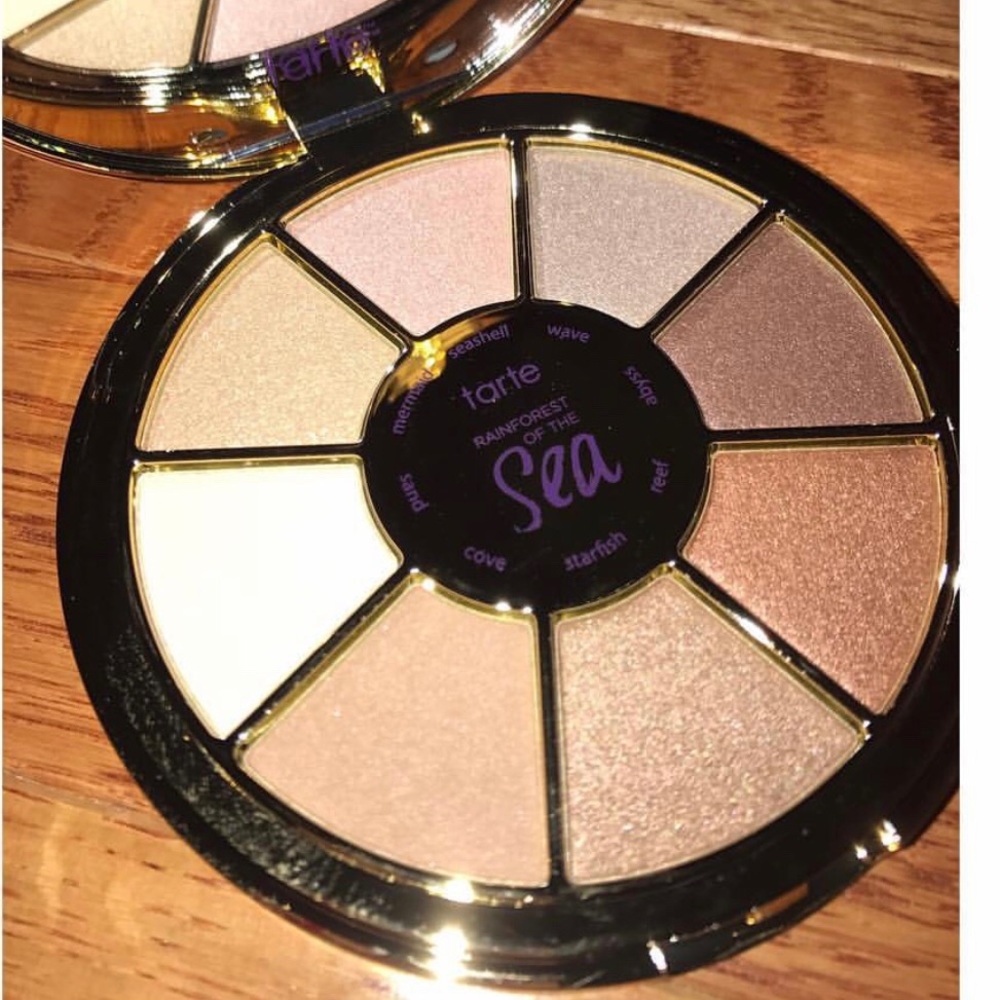 Tarte by the sea